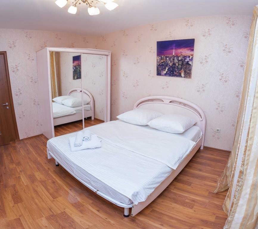 2кв Центр ЖД 100м2 Первомайская 60к1 Тюмень Экстерьер фото